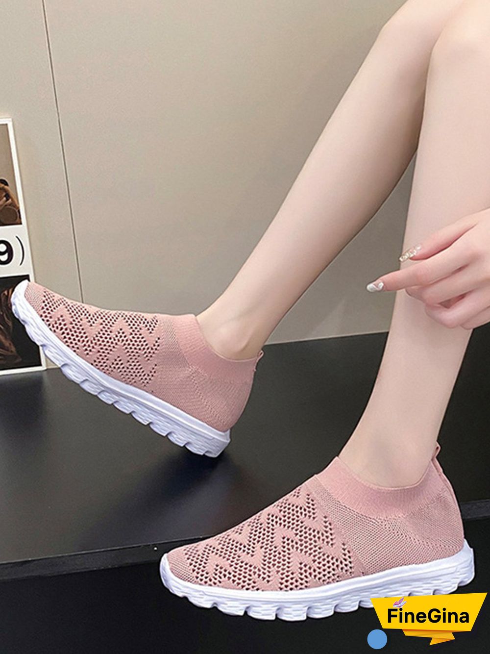 Geometric Lightweight Soft Sole Non-Slip Flyknit Sneakers