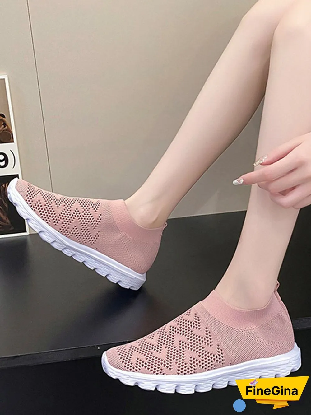 Geometric Lightweight Soft Sole Non-Slip Flyknit Sneakers