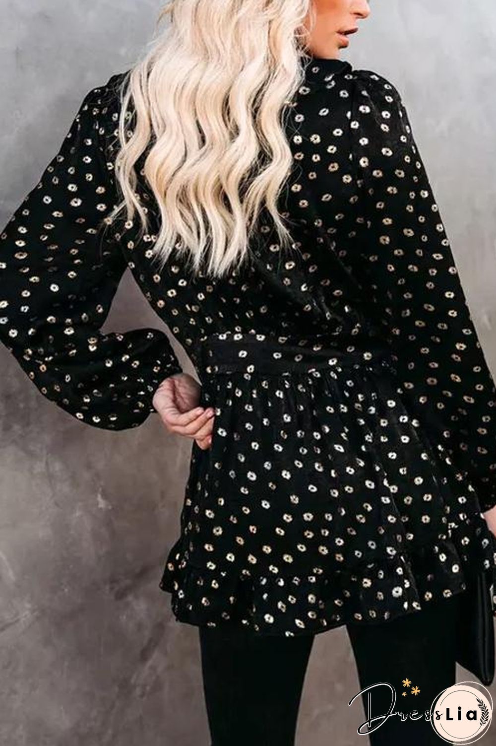 Ruffled V Neck Daisy Top
