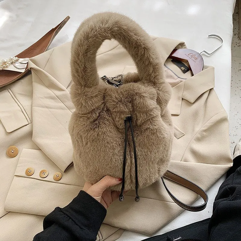 էѧӧܧ Winter Small Soft Faux Fur Shoulder Crossbody Bags 2021 Women Brand Luxury Fashion Lady Chain Totes Handbags Purses