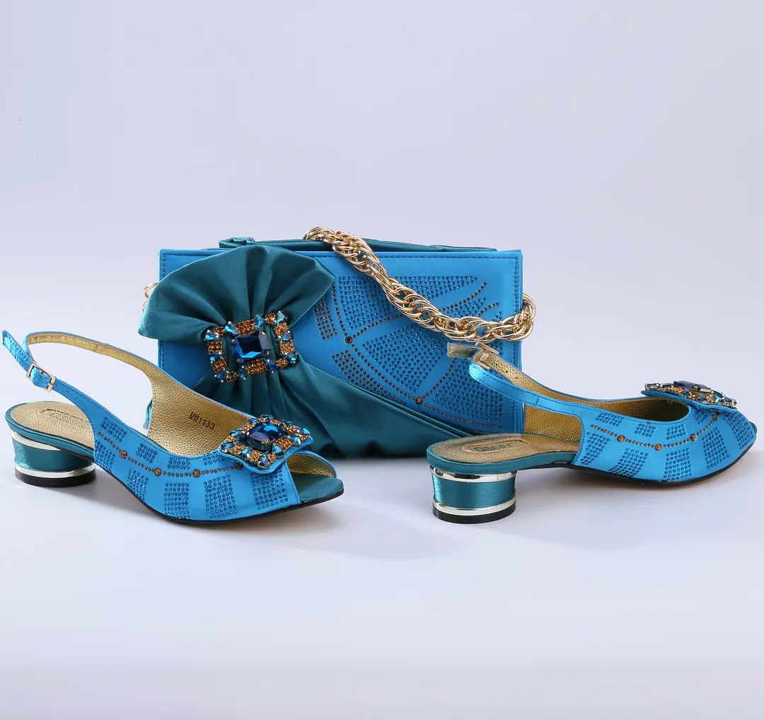 QSGFC 2022 Italian Design Nigerian Fashion Party Gold Color Ladies Shoes and Bag Set With Rhinestone and Metal Decoration