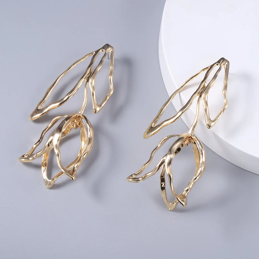Dvacaman Tulip-Shaped Metal Dangle Earrings For Women Vintage Gold Color Flower Drop Dangle Earrings Trend Wedding Jewelry Party