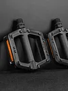 2 Pairs Bike Flat Pedals & Reflector Non-Slip Bike Pedals for Road Mountain Bike