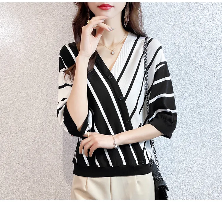Uveng Uveng Striped Bottom Shirt Top 2023 Summer New Temperament V-Neck Five-Sleeve Ice Silk T-Shirt Knitted Shirt Tide