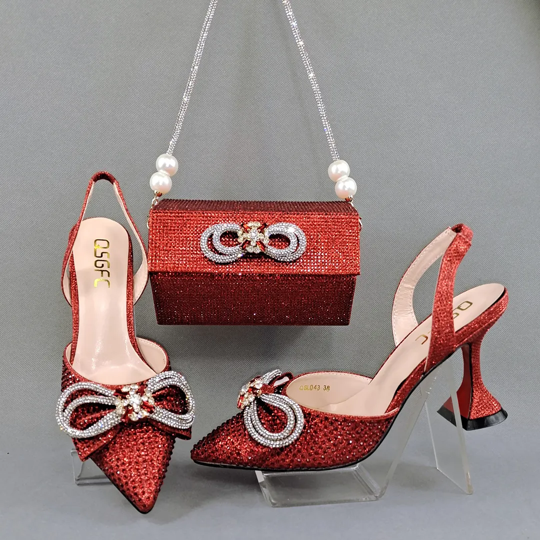 QSGFC 2022 Popular pointed Full of diamonds and shiny shoes with bags, banquet shoes and bags, and friends party shoes with bags