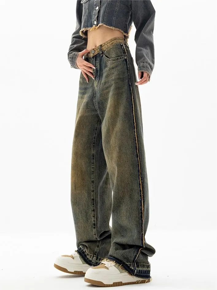 Brownm jeans with a classic vintage wash