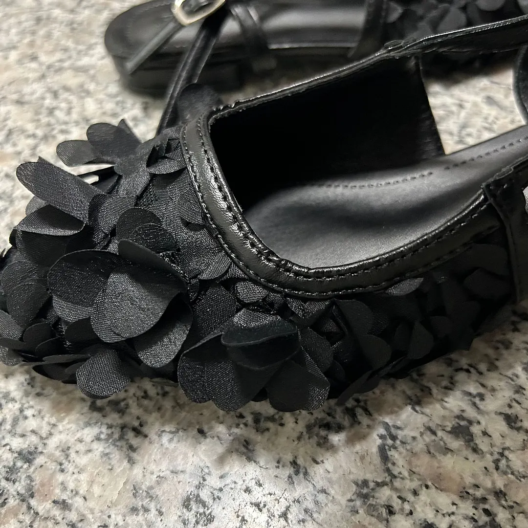Churchf Churchf 2023 Petals Pointed Head With Buckle Flat Shoes Female Fairy Wind Head Flat Shoes Low Heel Small Fresh Sandals Female