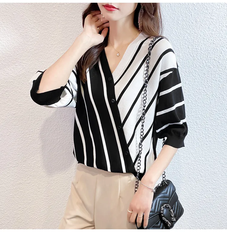Uveng Uveng Striped Bottom Shirt Top 2023 Summer New Temperament V-Neck Five-Sleeve Ice Silk T-Shirt Knitted Shirt Tide