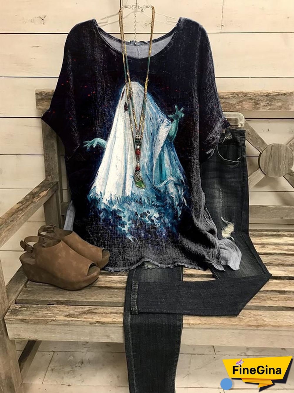 Women's Vintage Ghost Art Print T-Shirt