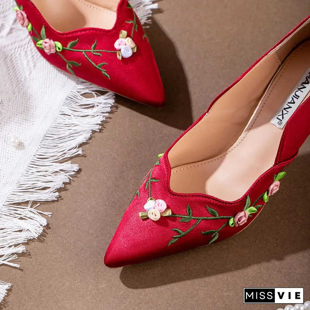 Vintage Floral Embroidery High Heel Pointed Shoes