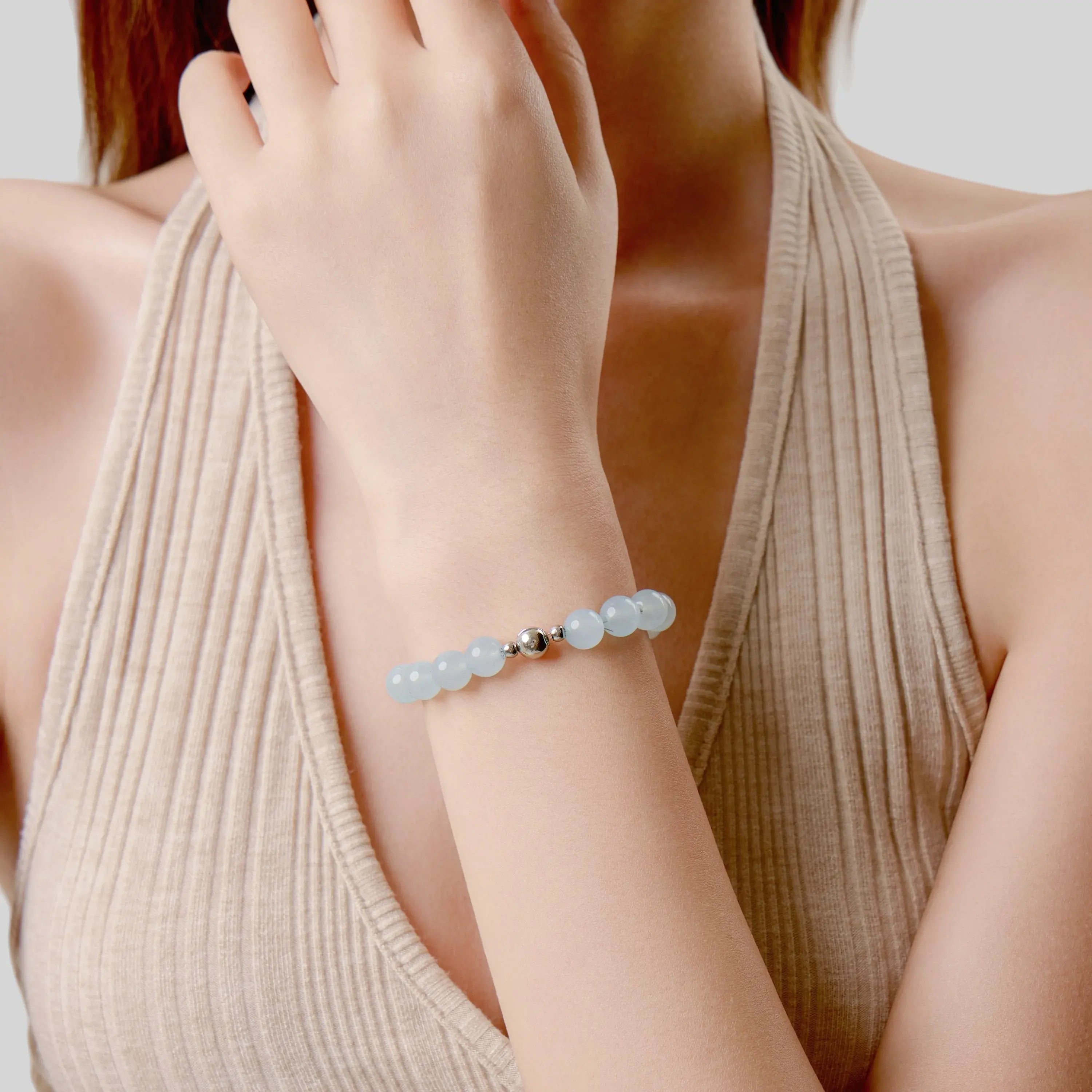 Light Blue Aquamarine Magnetic Clasp Bracelet (8mm) with magnetic clasp and natural gemstones, detail view