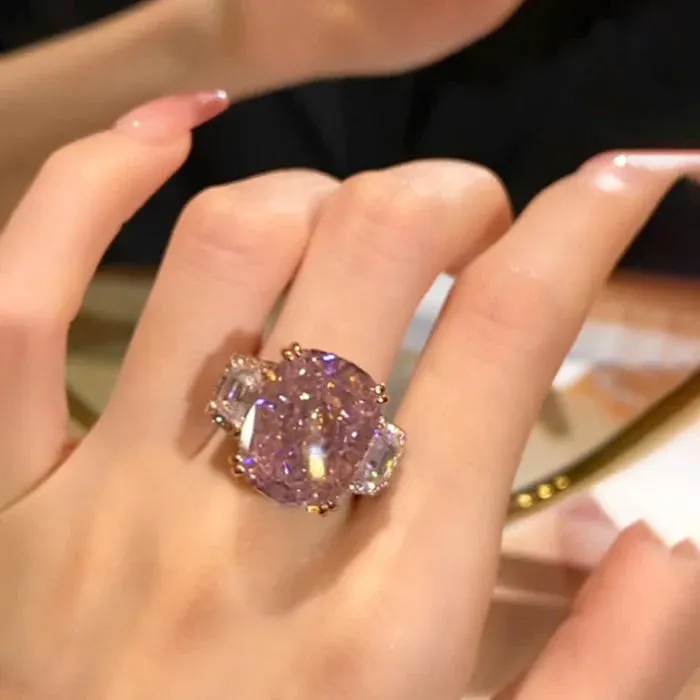 💍💍Three stone brilliant cut pink ring