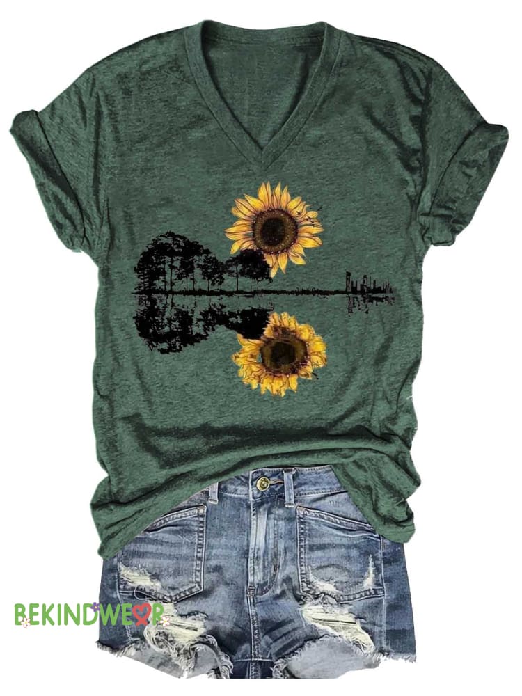 Women&rsquo;s Let It Be V-neck Casual T-Shirt Green / S