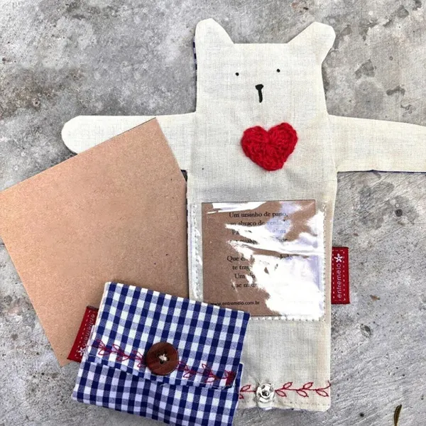 DIY Hug Me Bear Pouch &ndash; Cute Fabric Bag Sewing Template
