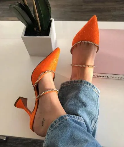 European and American Popular 2020 Summer New Dazzling Pink Crystal Sequined Spool Heels Pointed High Heels Women Slippers