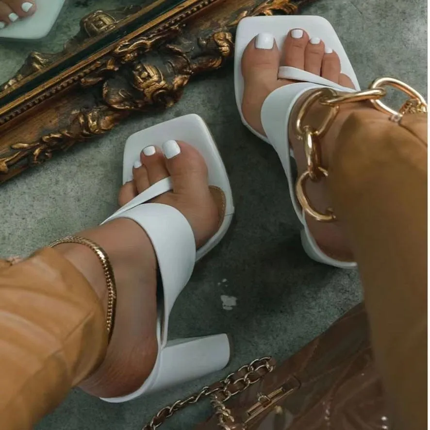 2022 New Design Clip Toe Narrow Band Female Slippers Outdoor Fashion Block Heels Sandals for Women Slides Summer Shoes