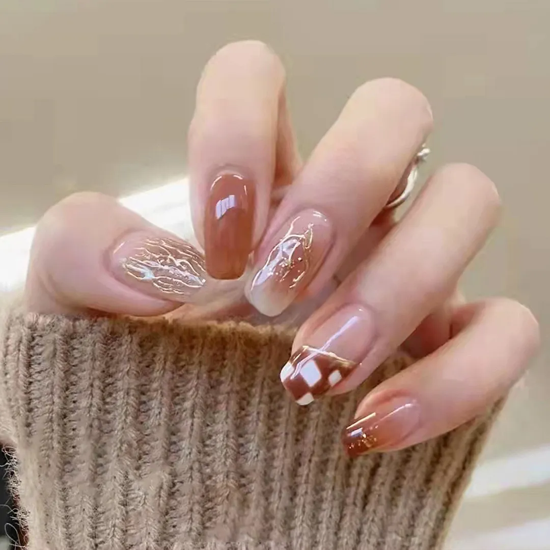 24Pcs Coffee Color With Grids Heart Designs False Nail Full Cover Fake Nails with Glue Detachable Wearable Manicure Nail Tips-Nail Inspo