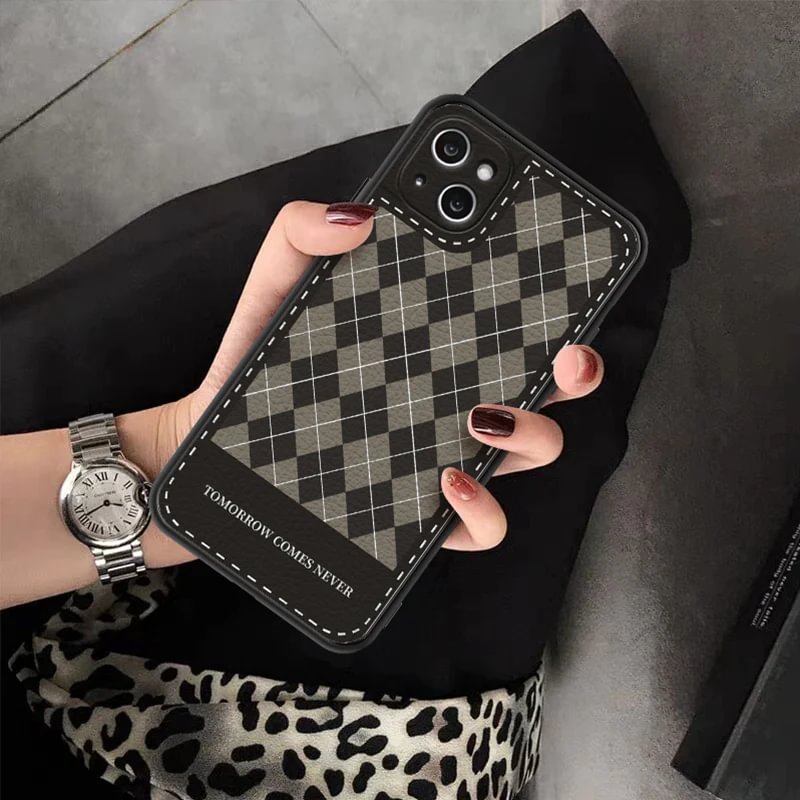 Checkerboard Peel Apple 13/14 Series Phone Case