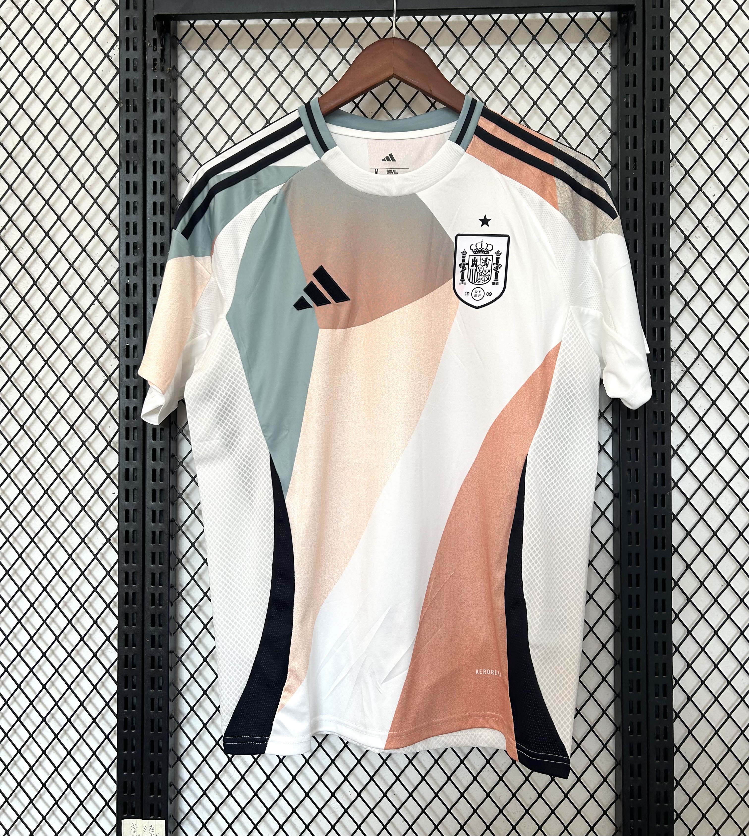 2025-2026 Spain Away Football Shirt 1:1 Thai Quality Maxi Kit