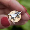 Amulette d'argent Rat souris sur pi&egrave;ce de monnaie 