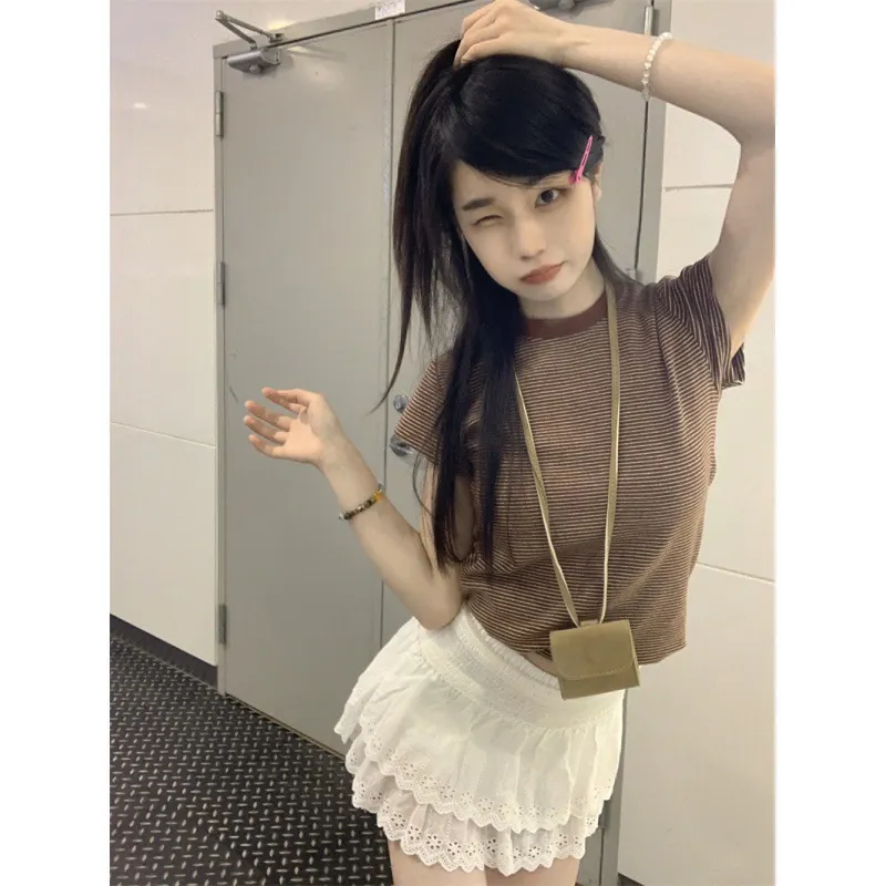 Brownm Brownm Short-Sleeved Striped T-Shirt Female 2024 Summer Hot Girl Slim Slim Bottom Shirt Versatile Student Short Top