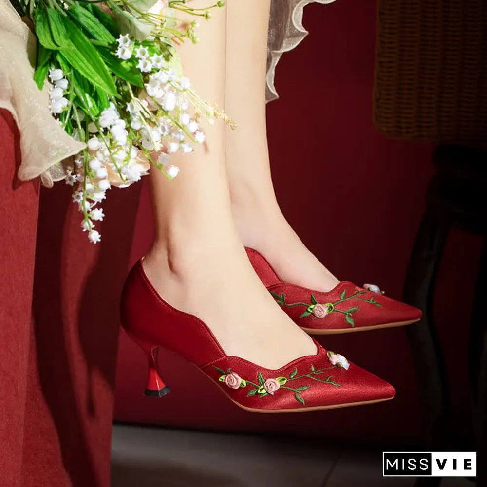 Vintage Floral Embroidery High Heel Pointed Shoes