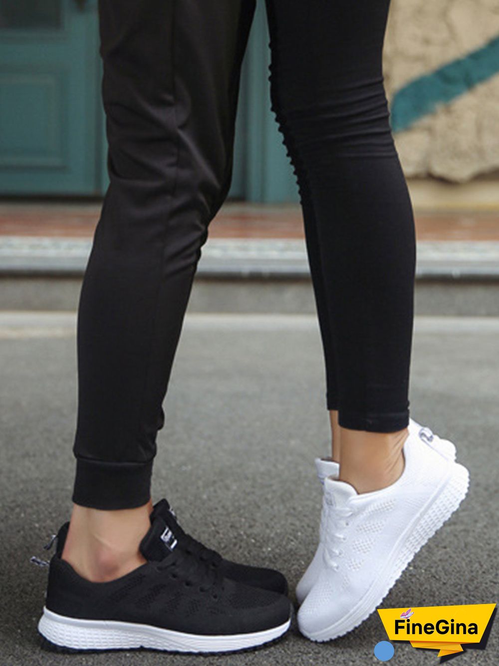 Contrasting Solid Color Breathable Mesh Casual Sneakers