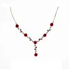 Ensemble de bijoux &eacute;l&eacute;gant avec collier et boucles d'oreilles en forme de fleur de rose