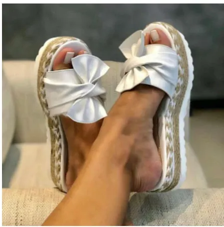 Fashion open toe sports sandals T-shaped buckle thick heel platform shoes 2020 women's summer flat casual shoes women's slippers