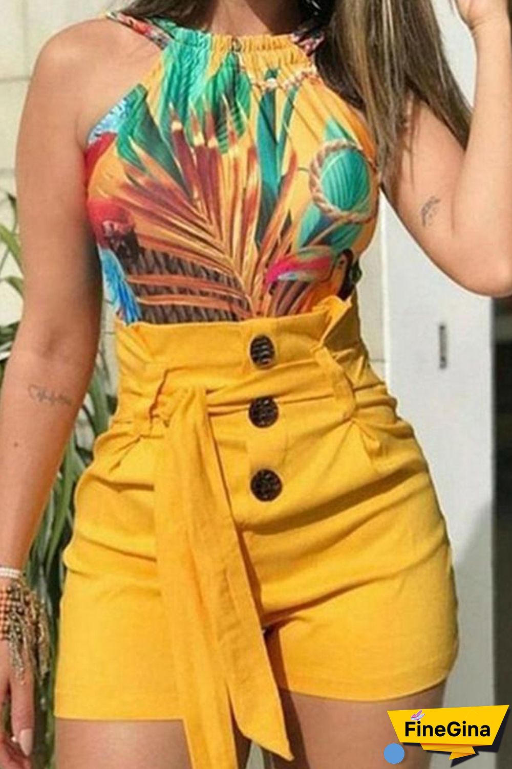 Plus Size Solid Color Contracted Style Belted Shorts