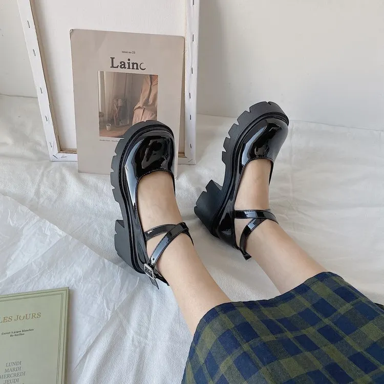 Women Patent Leather Pumps Spring Autumn Mary Jane Shoes Women's Buckle Strap High Heels Retro Platform Lolita Heels 2021