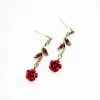 Ensemble de bijoux &eacute;l&eacute;gant avec collier et boucles d'oreilles en forme de fleur de rose