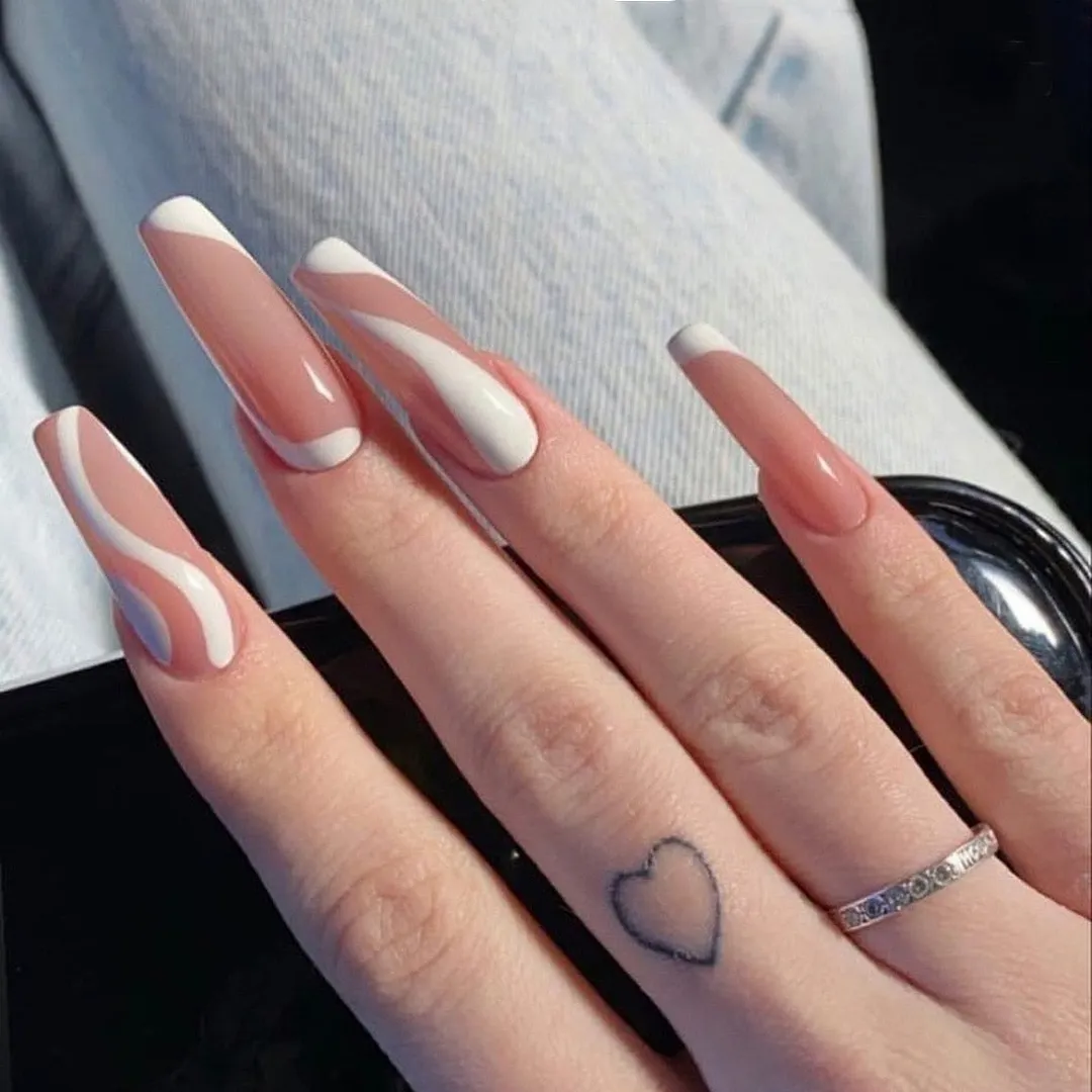 24Pcs Coffee Color With Grids Heart Designs False Nail Full Cover Fake Nails with Glue Detachable Wearable Manicure Nail Tips-Nail Inspo