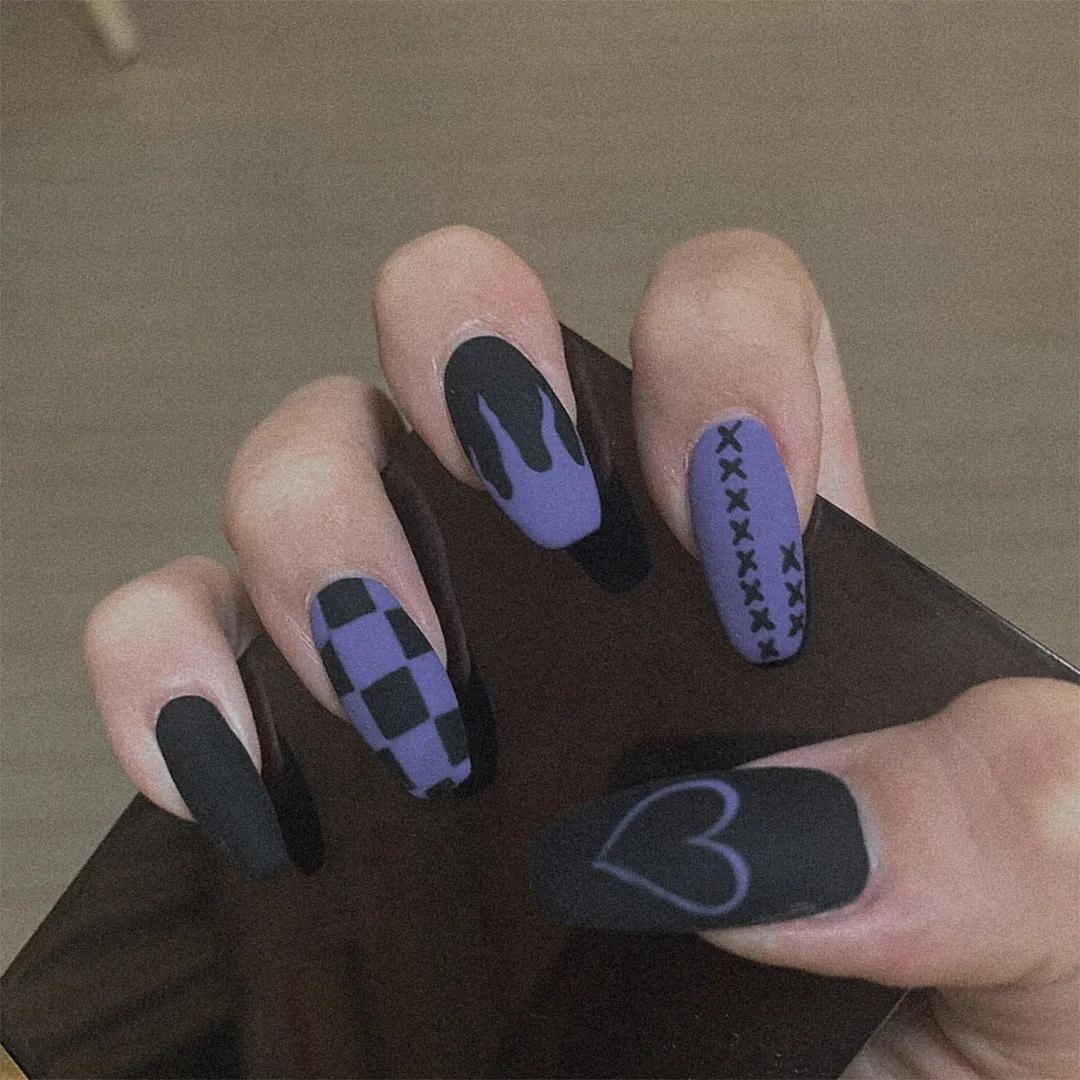 24Pcs Coffee Color With Grids Heart Designs False Nail Full Cover Fake Nails with Glue Detachable Wearable Manicure Nail Tips-Nail Inspo
