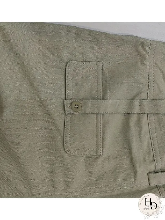 Streetwear-Inspired Black Cargo Pants