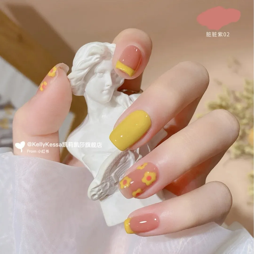 24pcs/box Fake Nails With Glue Yellow Flower Printed Type Short Paragraph Fashion Manicure Press On False Nails Gifts For Girls-Nail Inspo