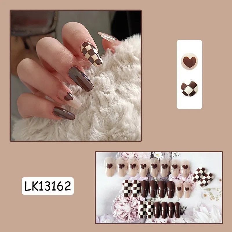 24Pcs Coffee Color With Grids Heart Designs False Nail Full Cover Fake Nails with Glue Detachable Wearable Manicure Nail Tips-Nail Inspo