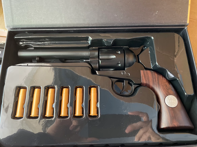 1873 Colt Single-Action Army Revolver Toy - Realistic Cowboy Style