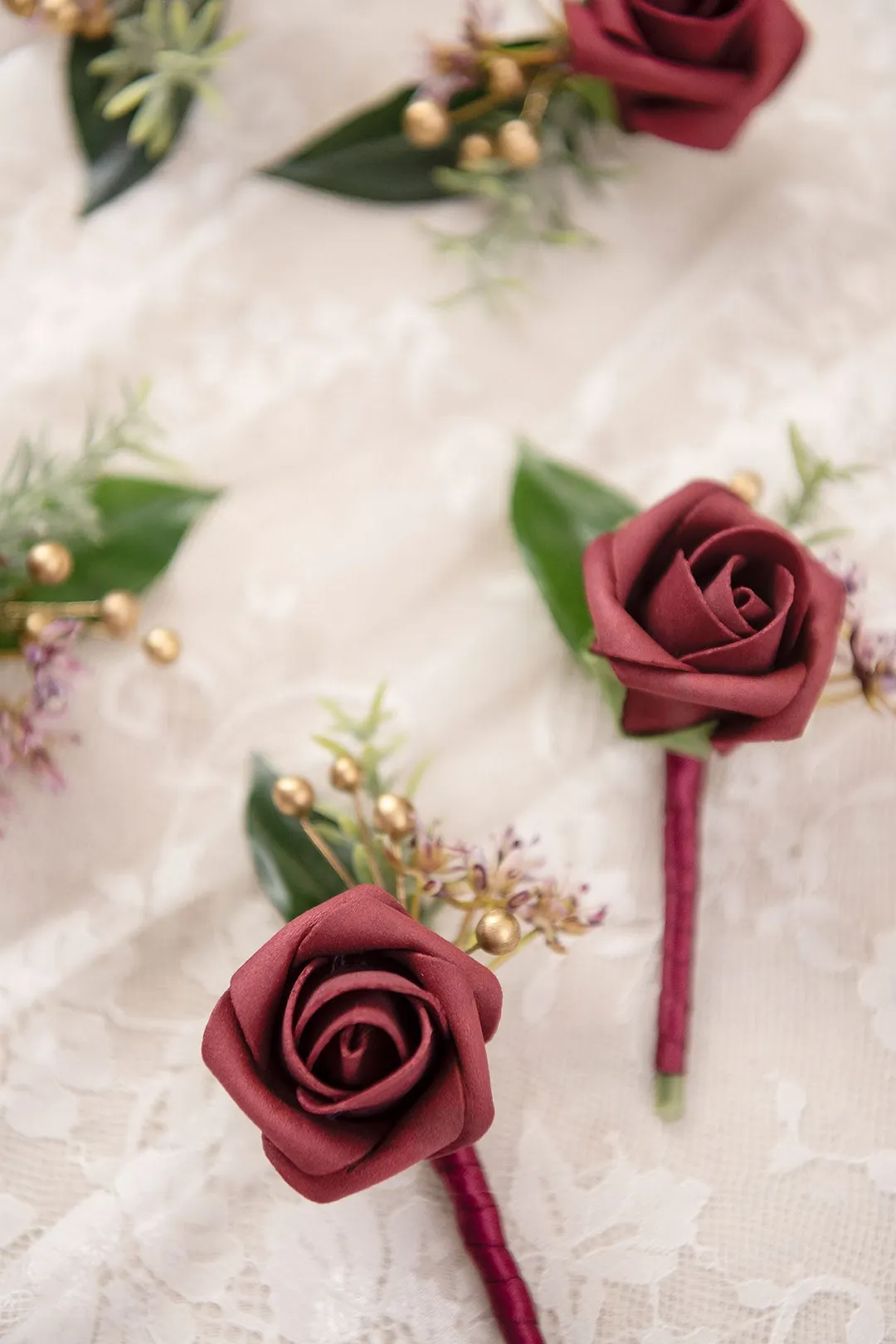Boutonnieres for Guest in Burgundy