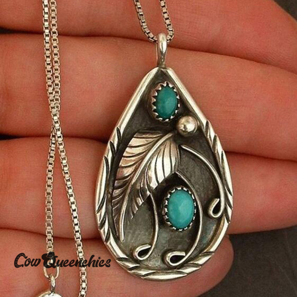 Vintage Contrast Feather Necklace Silver / one size