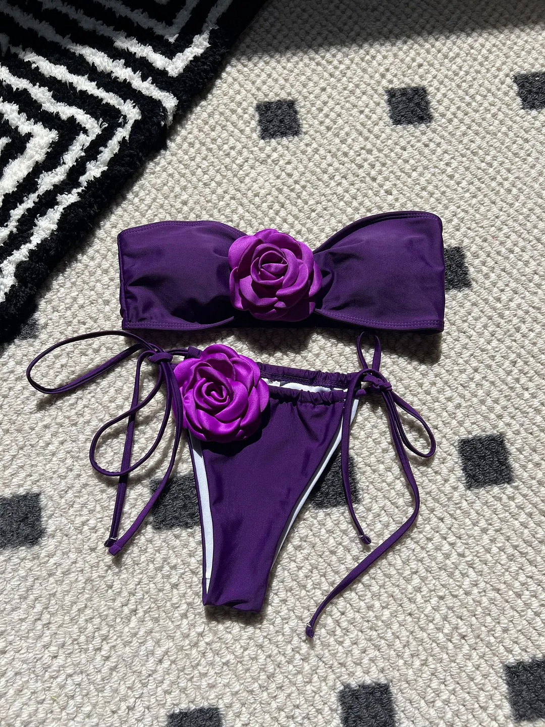 Uveng 2024 New Solid-Colored Rose Breast Drawstring Strap Split Swimsuit Bikini9150