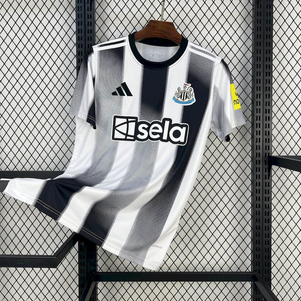 2025-2026 Newcastle United Home Football Shirt 1:1 Thai Quality Maxi Kit