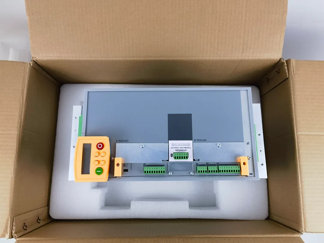 NEW Parker AC890 Standalone 3PH, 400/500V 18.5kW 890SD-532390D0-B00-1A000