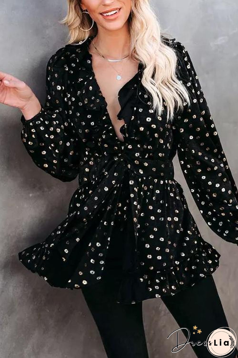 Ruffled V Neck Daisy Top