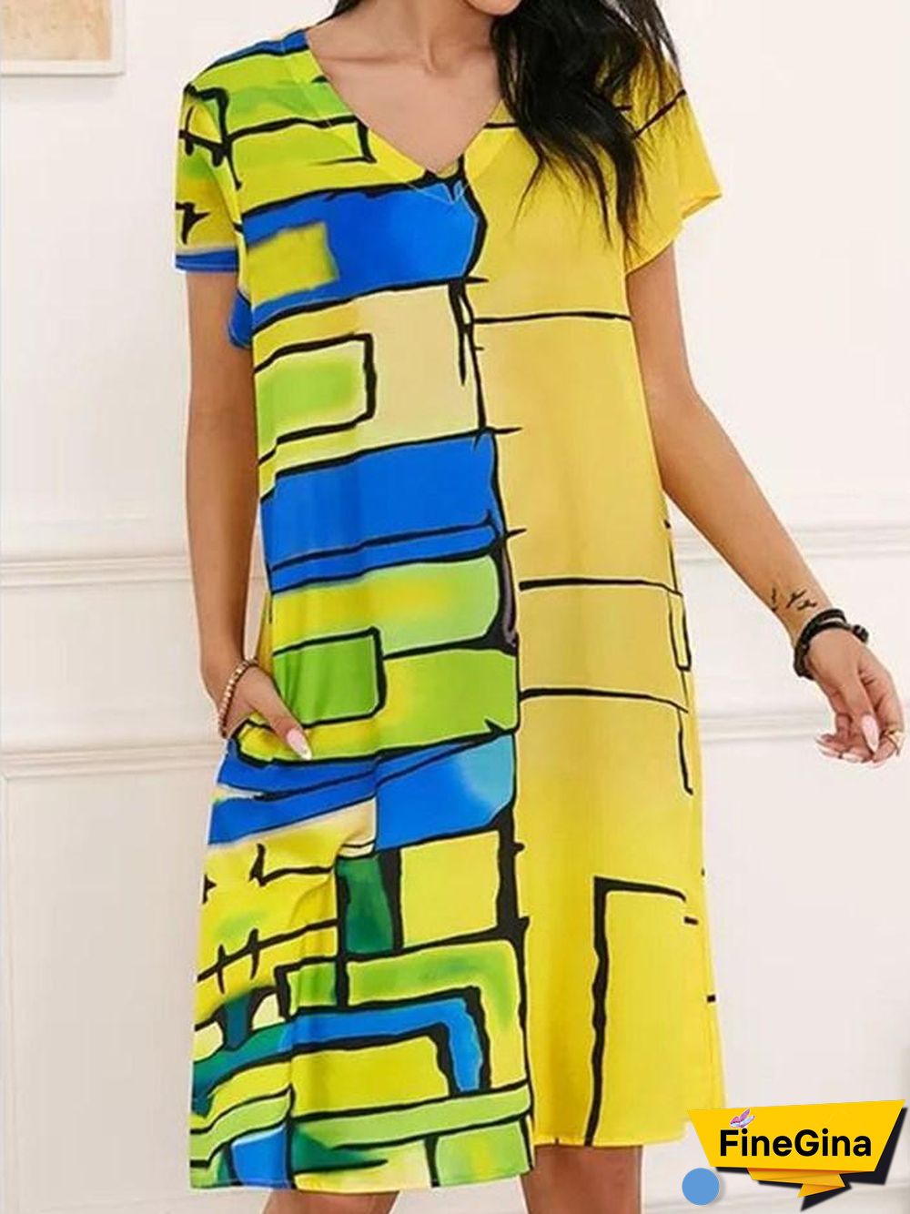 Women's Short Sleeve V-neck Printed Dress With Pockets