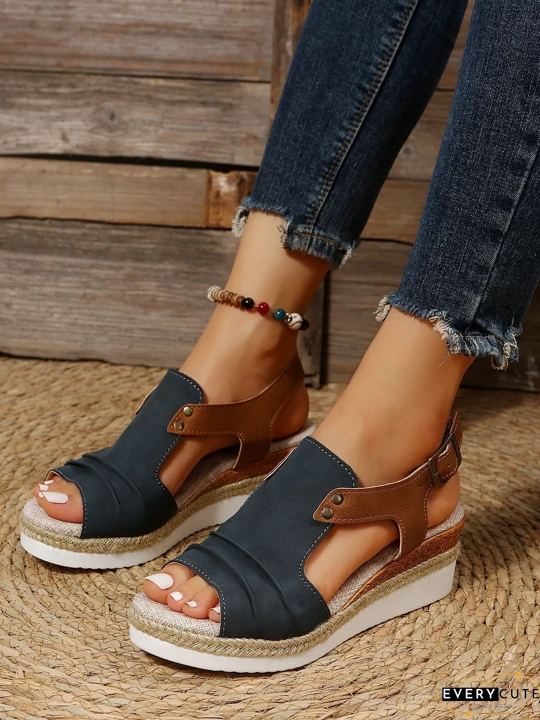 Cozy and airy Sandals