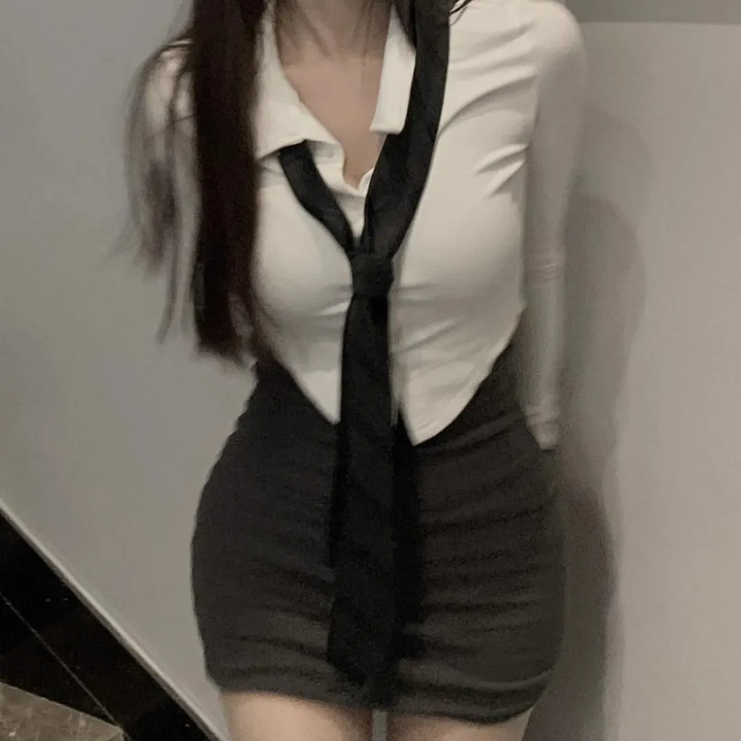 Churchf Ti's Night Vows To Lingerie With A White Shirt For A Hottie With A Long-Sleeved Sexy Shirt Half-Buttered Ass Skirt