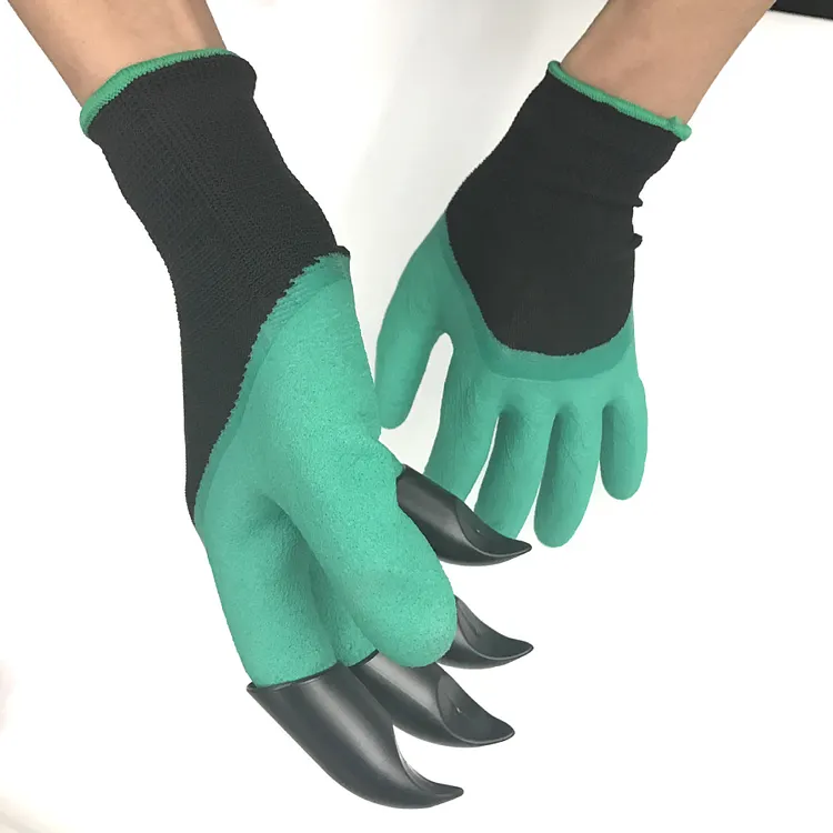 Clawed Garden Gloves - Effortless Gardening Protection!