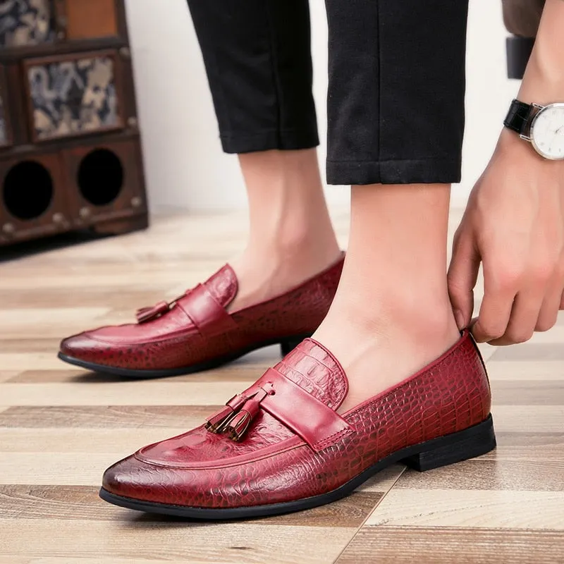 Patent Leather shoes men Leather outdoor tassel slip on moccasins With Bow Tie Men Wedding Black Dress Shoes Men Banquet Loafers