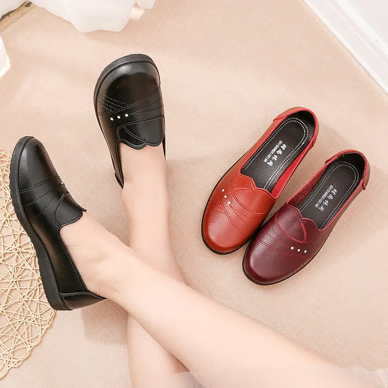 Spring Women Flat Shoes Leather Casual Loafers Female Fashion Slip On Moccasins Mother Shoes Comfort Ladies Footwear